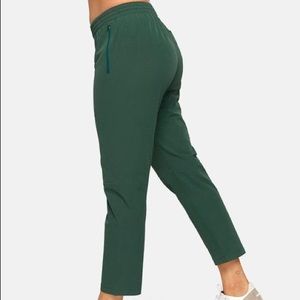 NWT OV RecTrek Pants in Hunter Green
